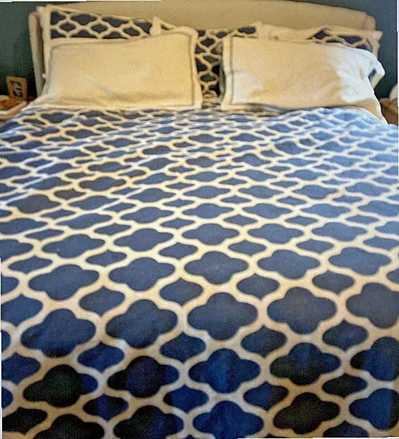 King Duvet Cover Two European Shams 2 King Shams Navy and White Medallion Print